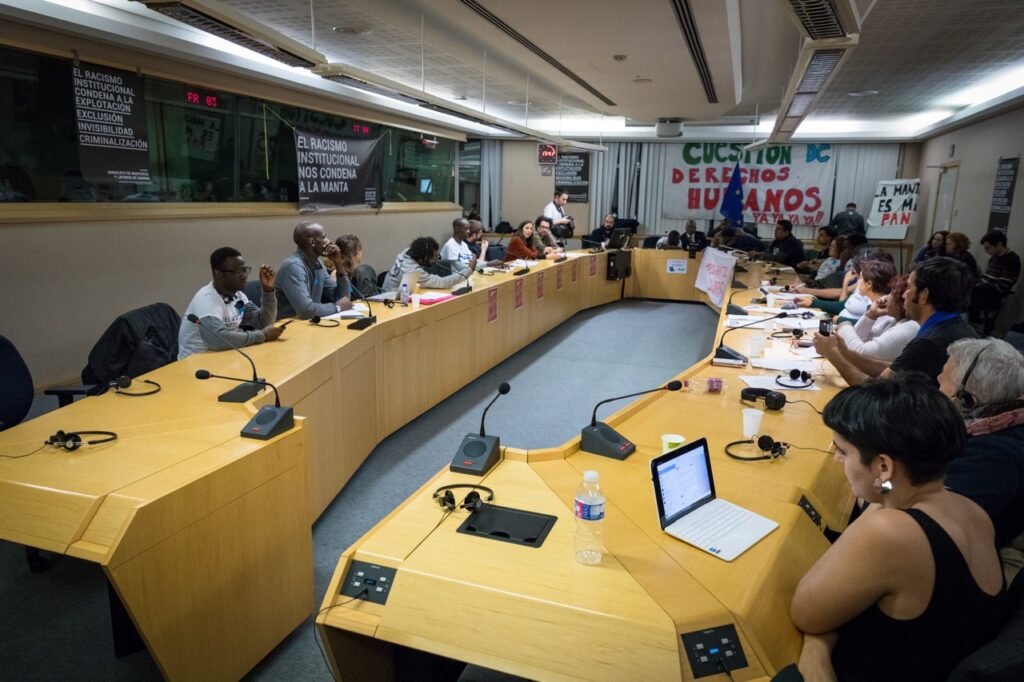 Los manteros hacen oír en Bruselas sus reivindicaciones sobre la venta ambulante