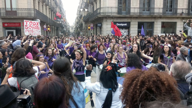 La vaga del 8 de març rebenta les costures de les mobilitzacions feministes anteriors Manifestació del 8 de març a Barcelona foto: Joao França