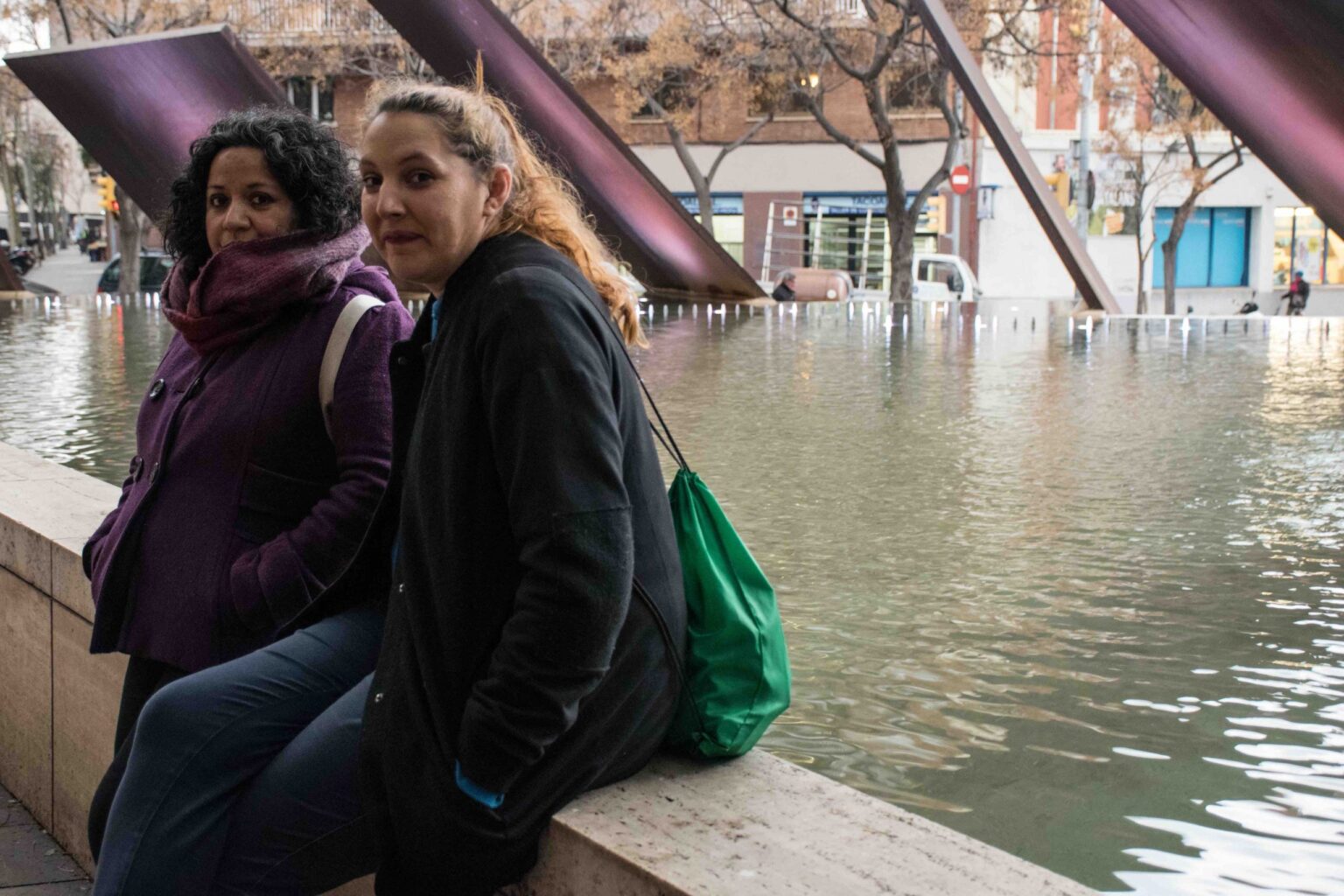 Pasar el día fuera de casa para no gastar o vivir rodeado de mantas: repaso a un invierno marcado por la pobreza energética