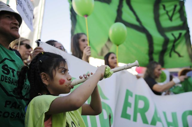 La emergencia del alquiler en Barcelona empuja los inquilinos a la calle: “Estamos hartos del nomadismo al que se nos condena en esta ciudad”