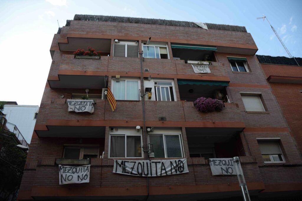 Barcelona es persona com a acusació popular contra les persones que van assetjar el nou oratori islàmic de Nou Barris