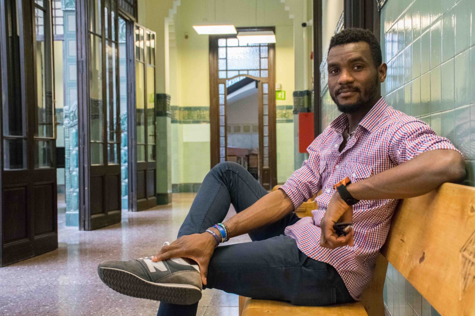 “Cuando los europeos se van fuera a trabajar se llama fuga de cerebros, pero cuando venimos los africanos a Europa nos llaman ilegales”