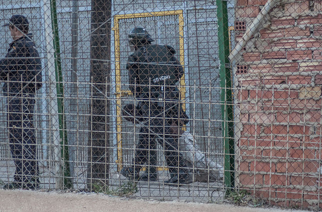 La mort de més de 30 immigrants a mans del Marroc a les portes de Melilla deixa en evidència el Govern espanyol