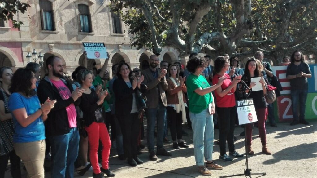 Decenas de entidades exigen la recuperación de la ley catalana contra los desahucios