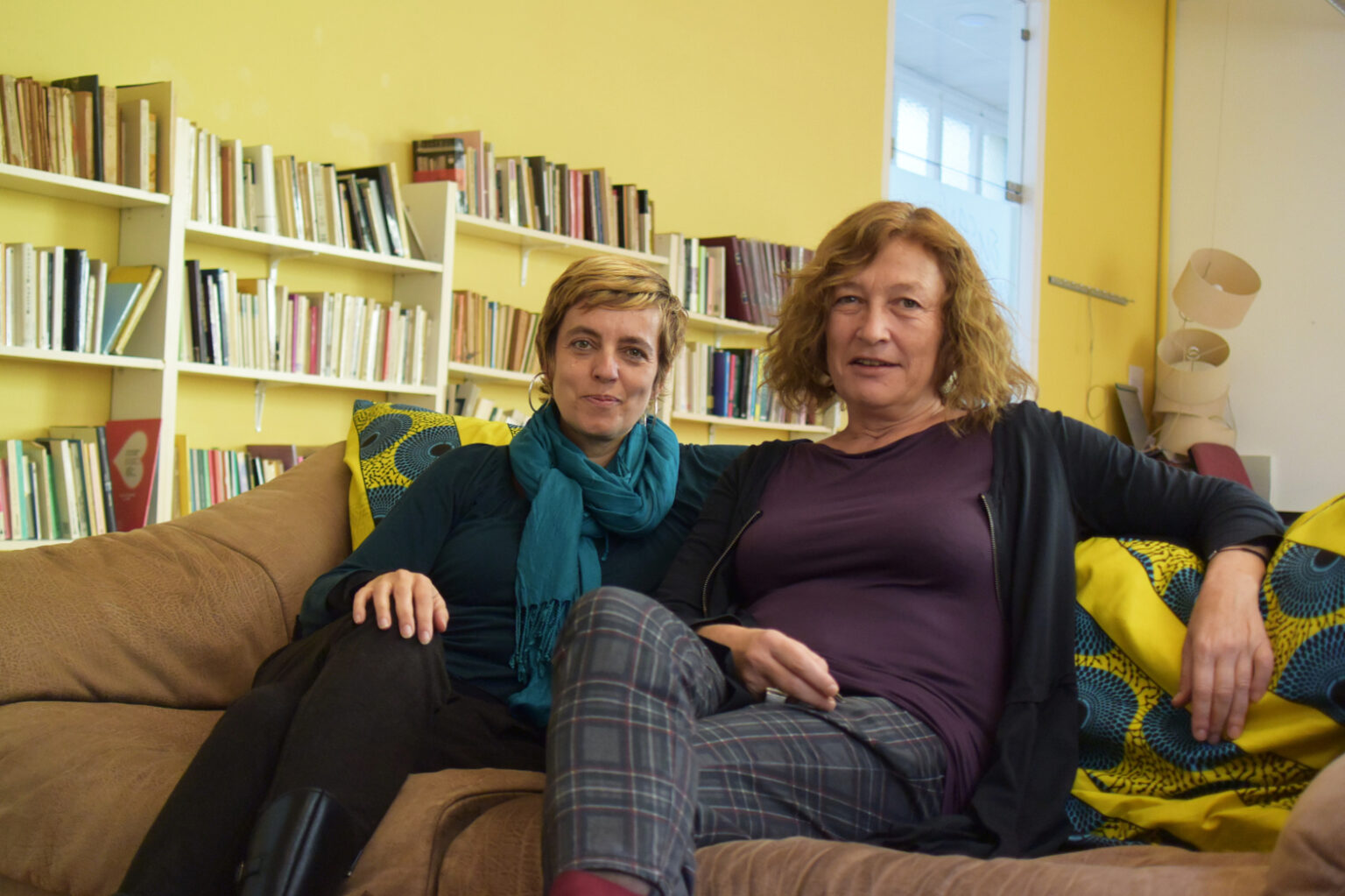 Júlia Vega e Isabel Muntané, socias de la cooperativa feminista Almena foto: Tomeu Ferrer