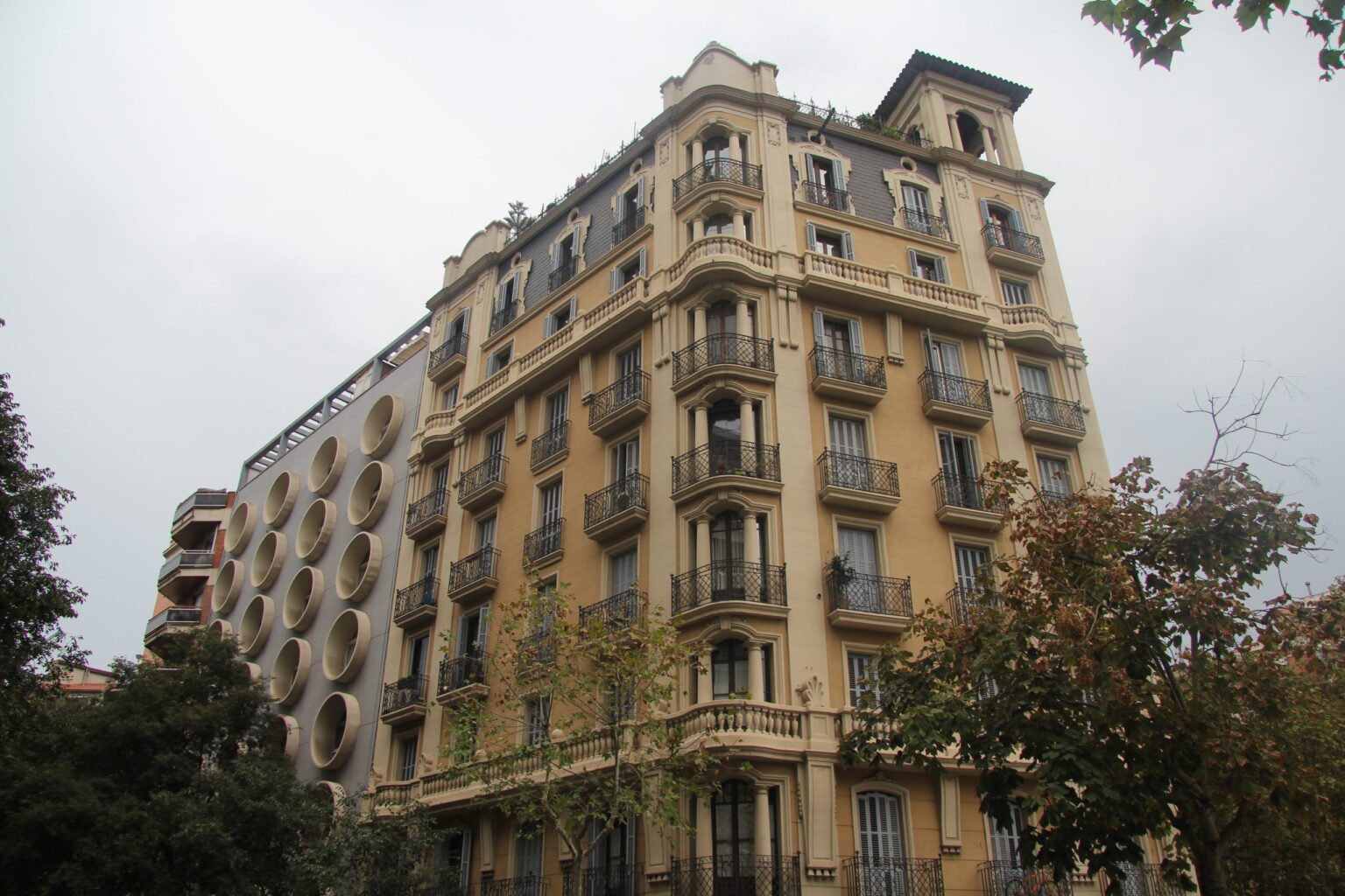 Lo psicodélico y las comisiones