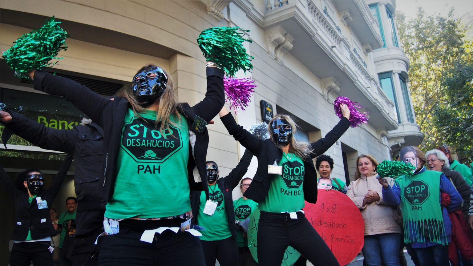 Exonerar el deute i suspendre desnonaments fins 2022: propostes de la PAH per al RD 11/2020