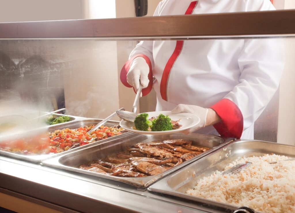 Sobre la ley de contratos de servicios (?) a las personas (?)