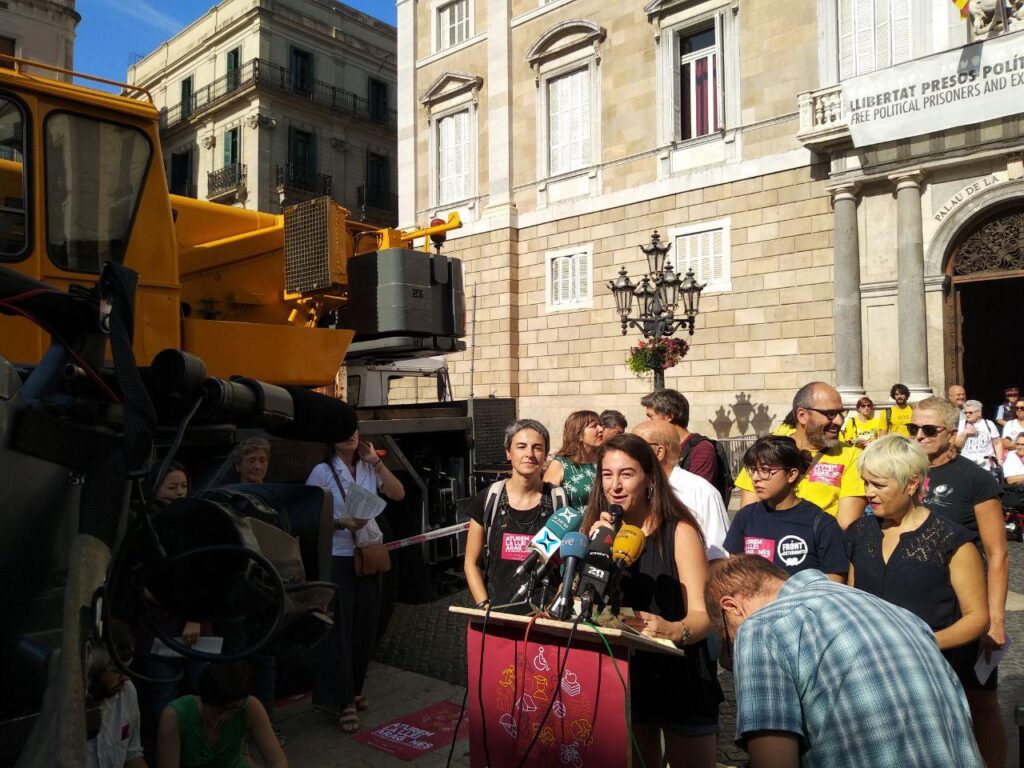 Nace un frente contra la ‘Ley Aragonés’ para evitar la “privatización de los servicios públicos”