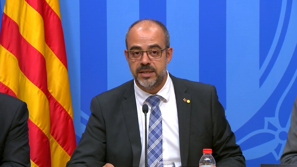 Miquel Buch elude dar explicaciones sobre las acciones de Mossos y pide “aislar a los grupos violentos”