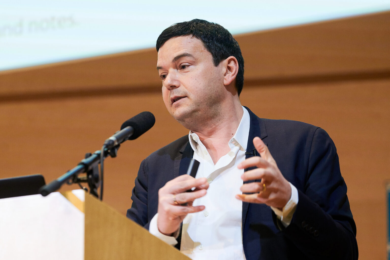Piketty: “Creo en la posibilidad de un federalismo que reduzca las desigualdades”