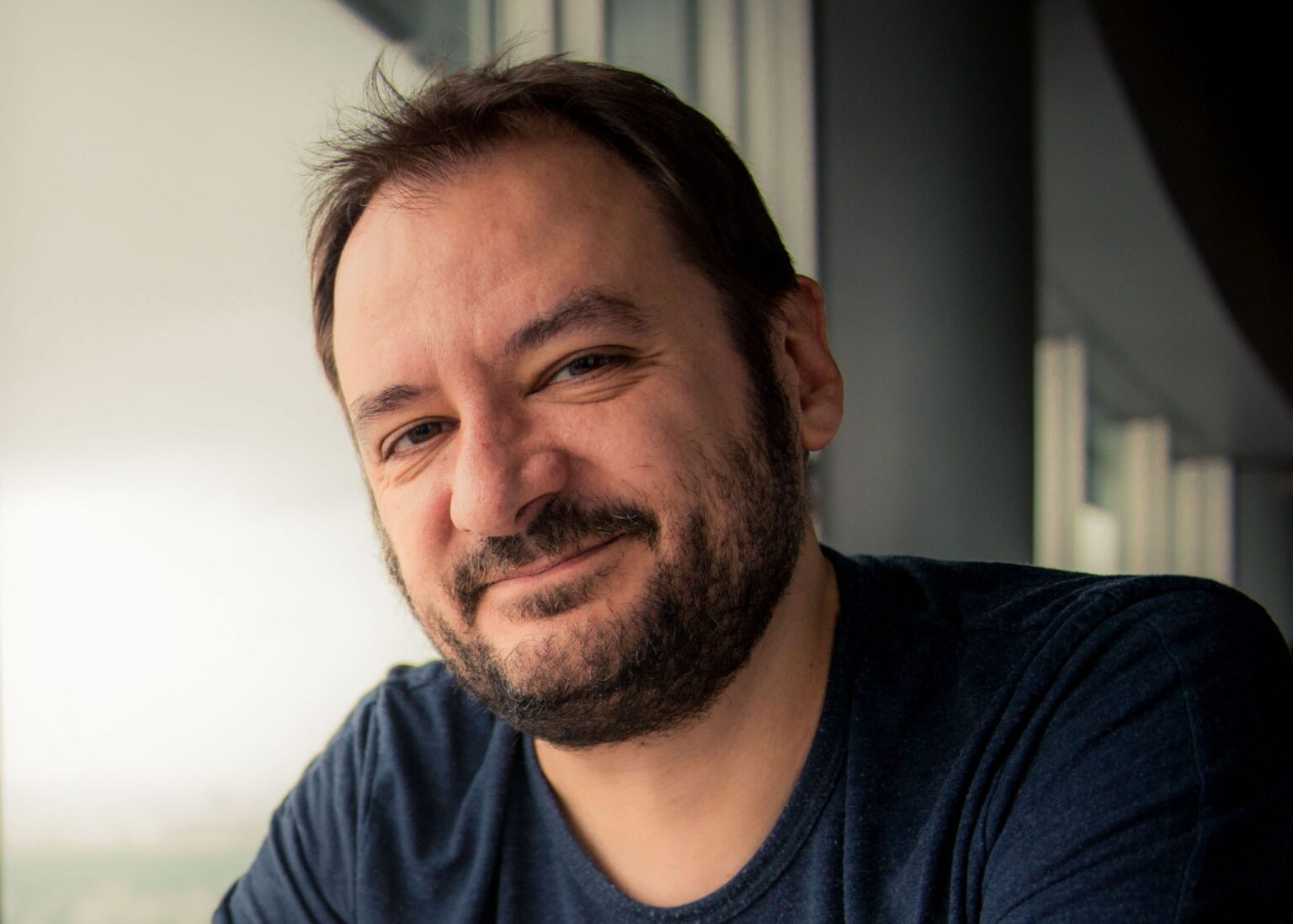 Francesc Miralles: “La soledad es casi una premisa para hacer una novela”