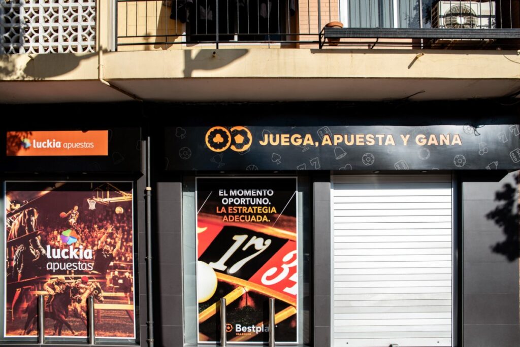 El joc i les apostes ja formen part de l’oci habitual del jovent