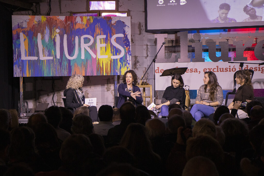 Impulso del proyecto Lliures: un fondo social para hacer frente a la pobreza, la exclusión y las desigualdades en Catalunya