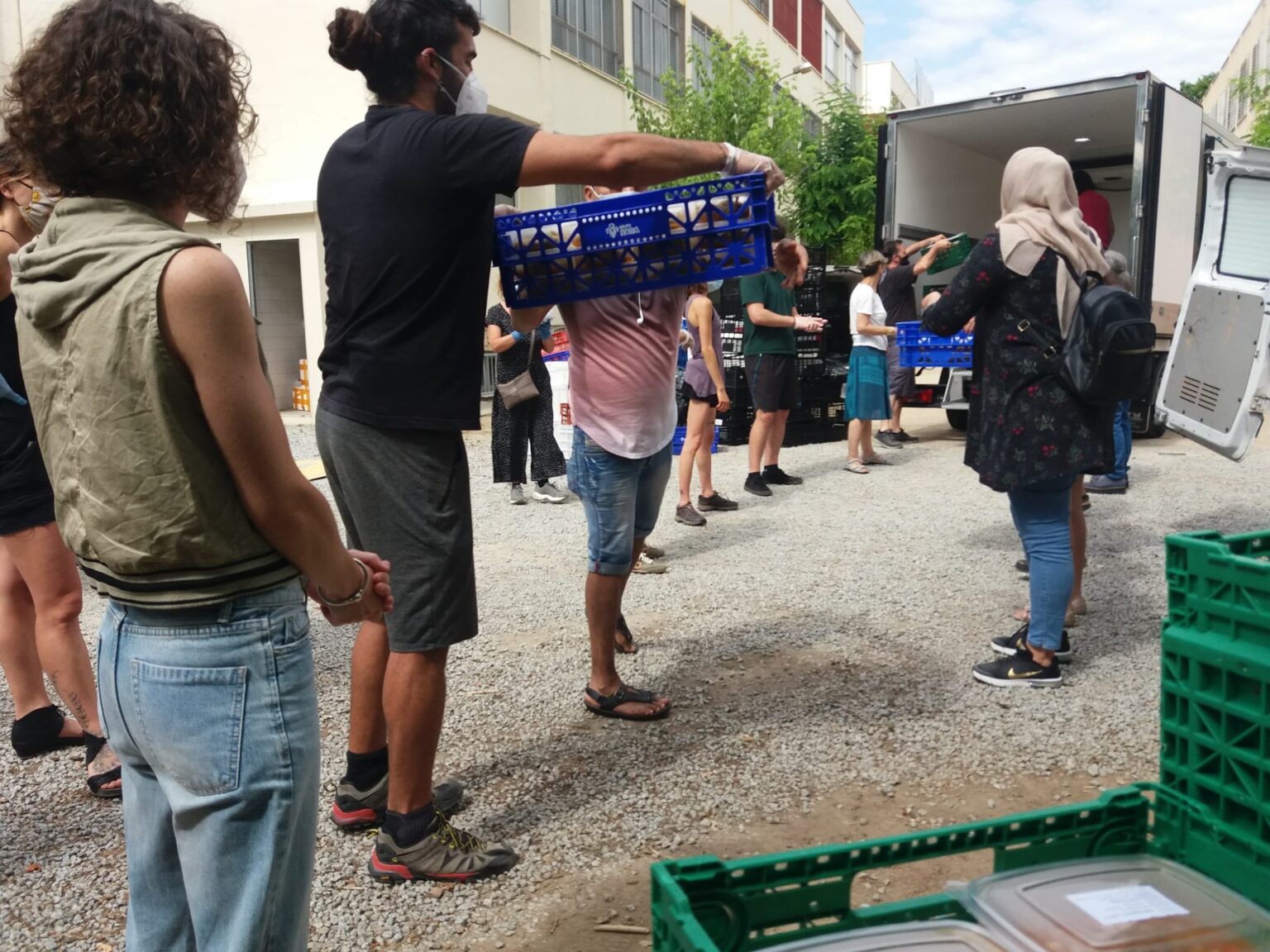La red solidaria de Badalona: mucho más que 40.000 comidas repartidas durante pandemia