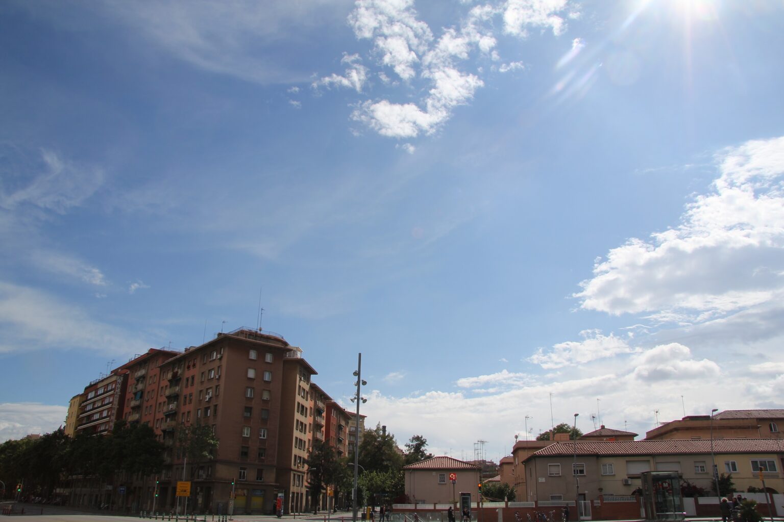 Arquitecturas sociales del primer franquismo barcelonés