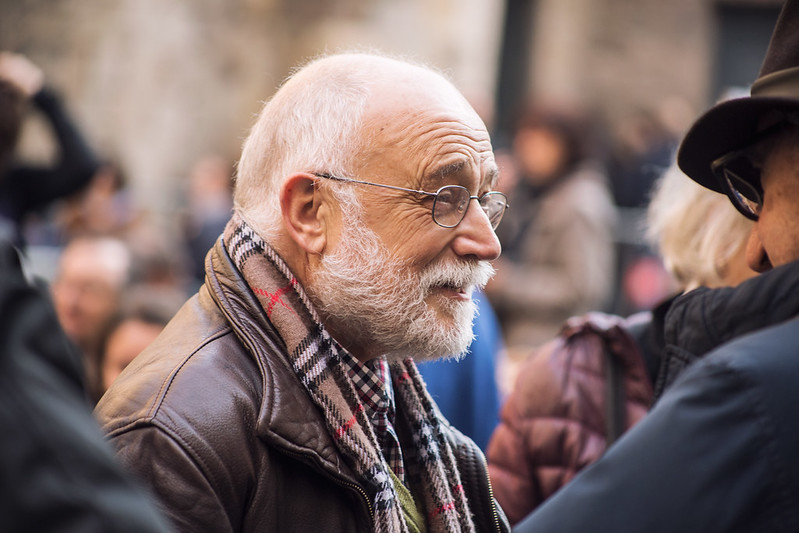 Al amigo, compañero y maestro Arcadi Oliveres