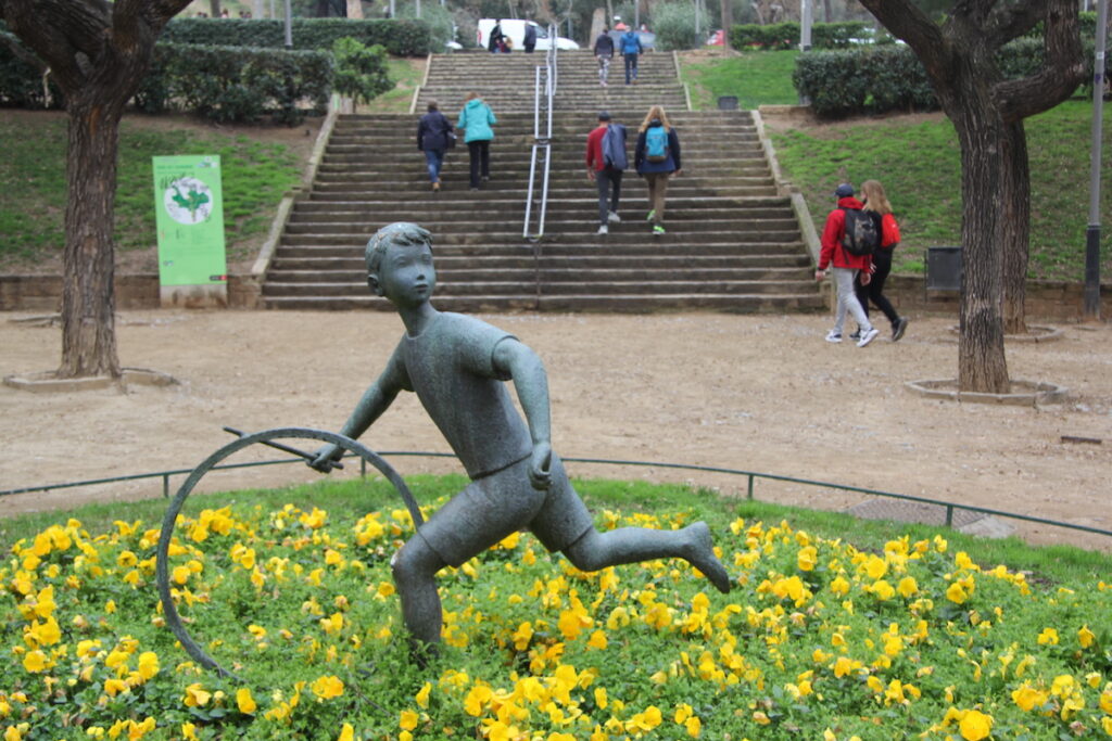 El niño del parque esconde un torrente