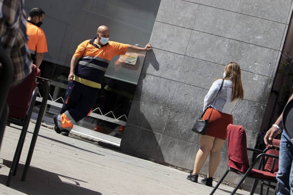 El debat sobre la prostitució: entre unes i altres, la casa sense escombrar