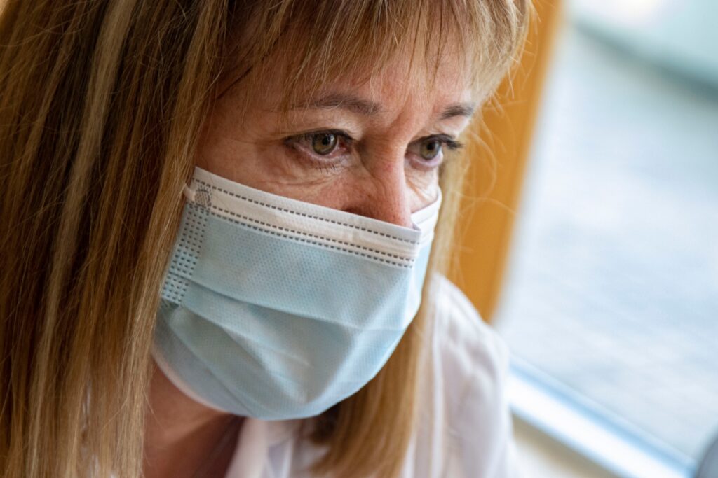 Inés Ibáñez, la infermera que va idear unes noces d’or tot i el coronavirus