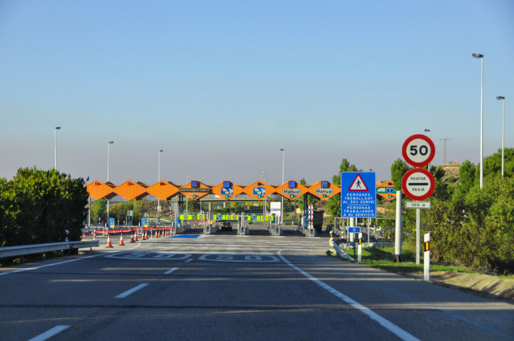 Medio siglo pagando peajes: crónica de un agravio multimillonario