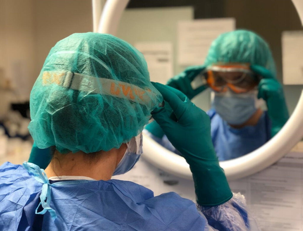 La enfermera Ester Arimon visualiza la fatiga por compasión