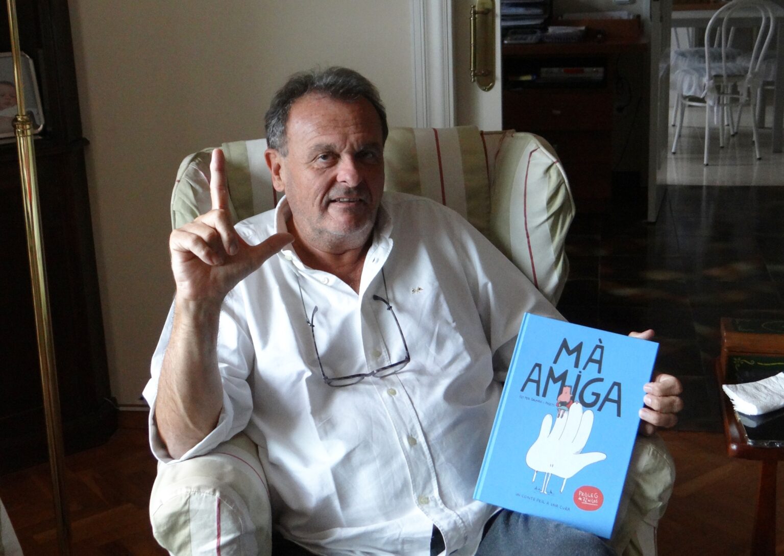 Una mano amiga para curar la ELA