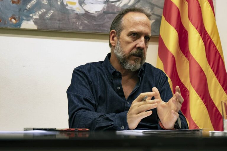 El PSC prescinde del director del Plan Piloto de la Renta Básica:”ni nos llamaron para hacer una reunión y preguntarnos sobre el plan”.