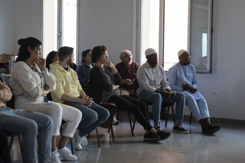 Red comunitaria para paliar la crisis de la vivienda