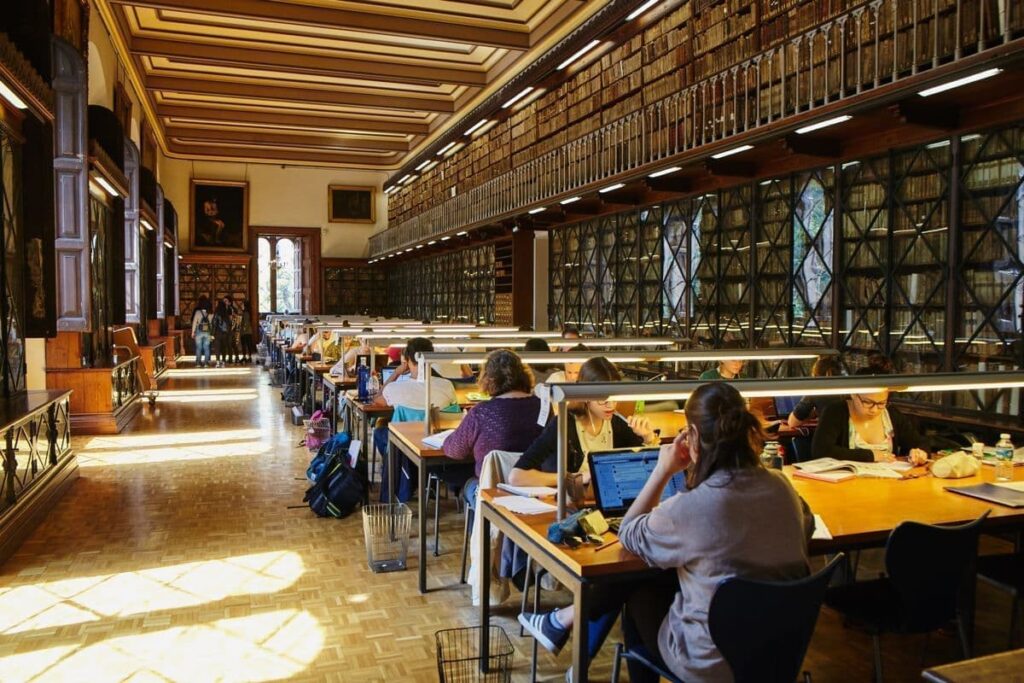 Estudis universitaris i desigualtat: més enllà de les barreres d’accés