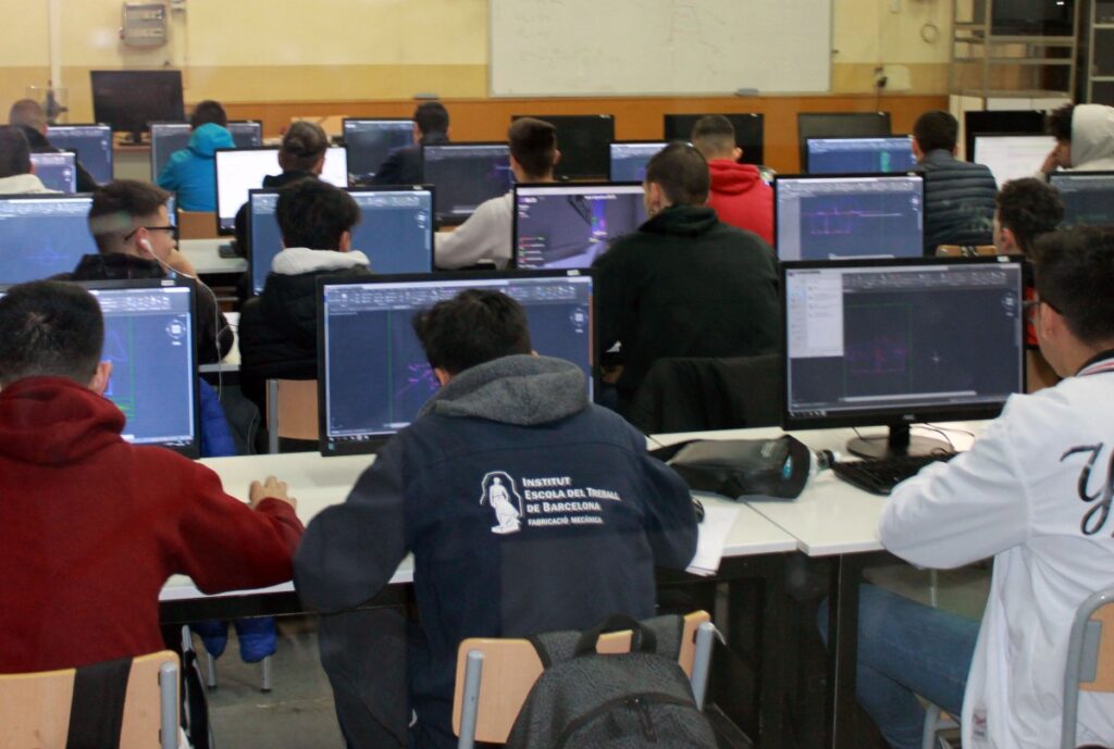 Només el 80% de l’alumnat de 15 anys de Barcelona està al curs que correspon