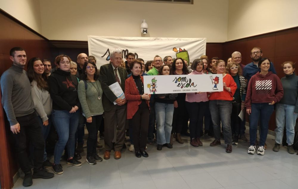 Ferma defensa del model lingüístic català davant la visita d’eurodiputats