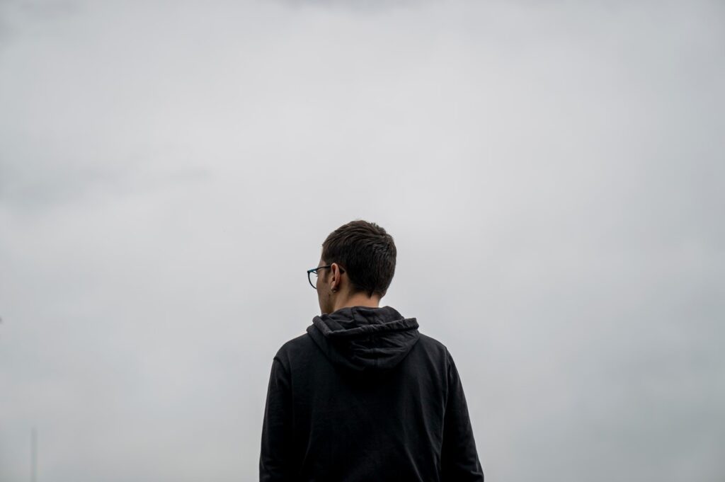 La soledad no deseada impacta contra los jóvenes