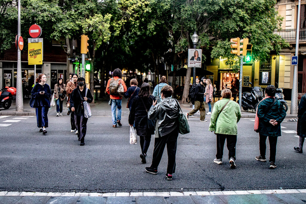 Política y felicidad: las propuestas de los partidos políticos de cara al 12 de mayo