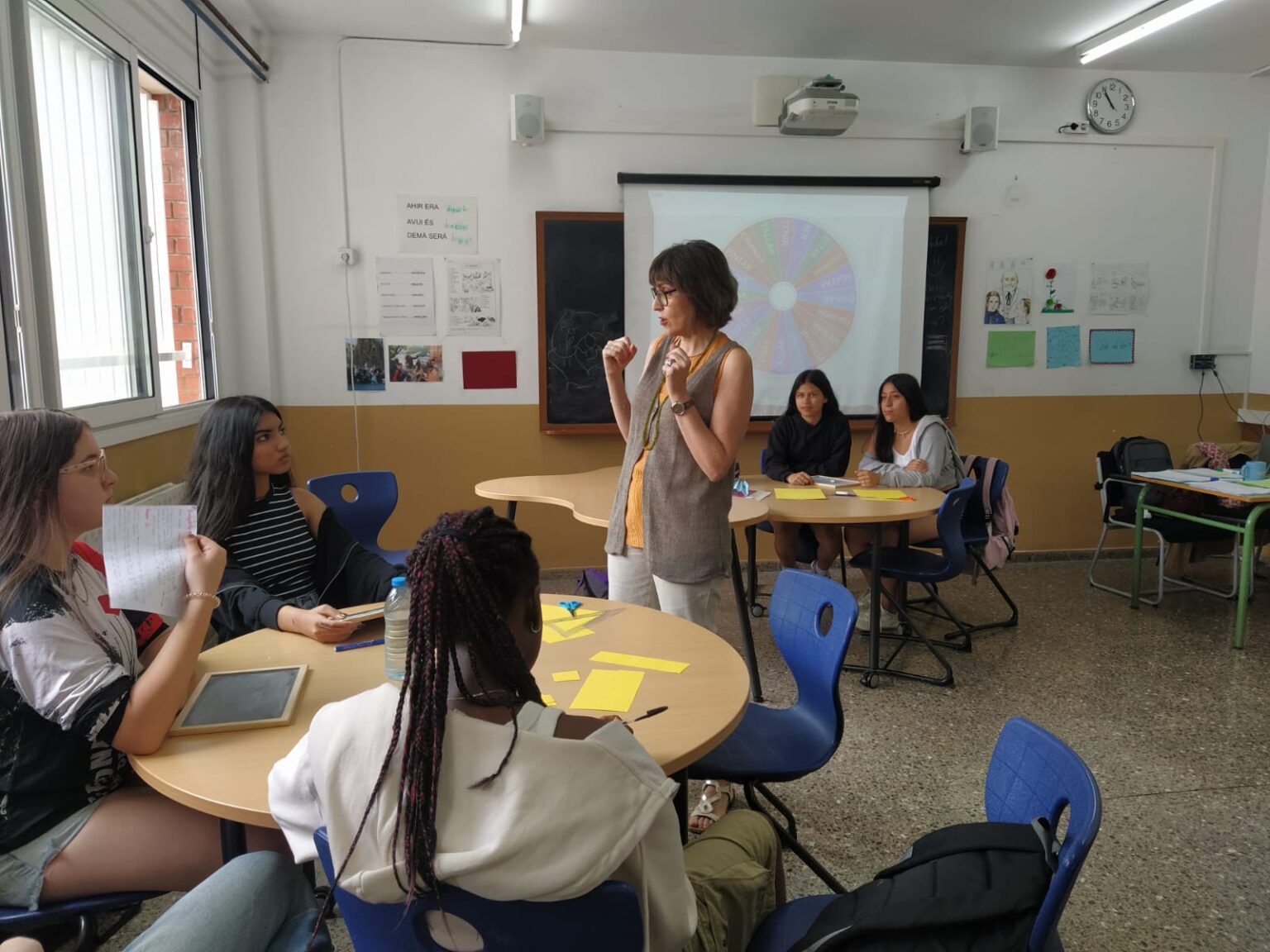 Aules d’acollida accelerada per aprendre català i incorporar-se aviat a les classes