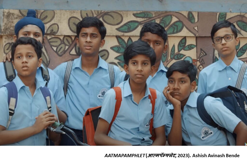 «L’educació és la llet del tigre», lema d’una besàvia índia