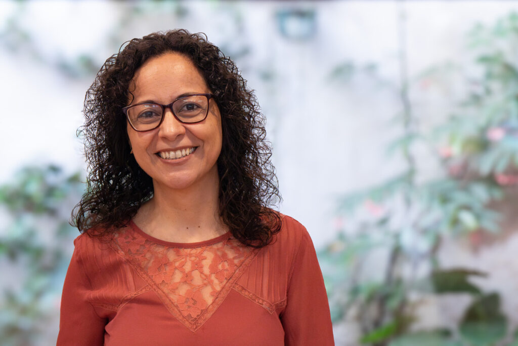 Ana Basanta: “Se necesitan libros que expliquen que debemos hacer cosas, que no debemos callar, que debemos conocer la historia, la memoria”