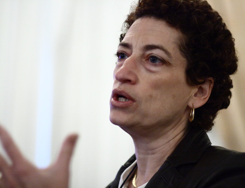 Naomi Oreskes: “Els grans monopolis digitals ocupen el lloc dels barons del petroli d’abans”