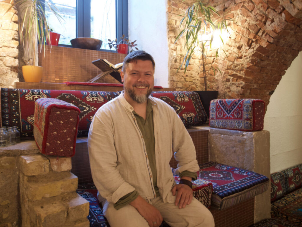 Ender Çetin, imam: “A Alemanya, posicionar-se com a ‘propalestí’ es tradueix en una retirada de les subvencions públiques”