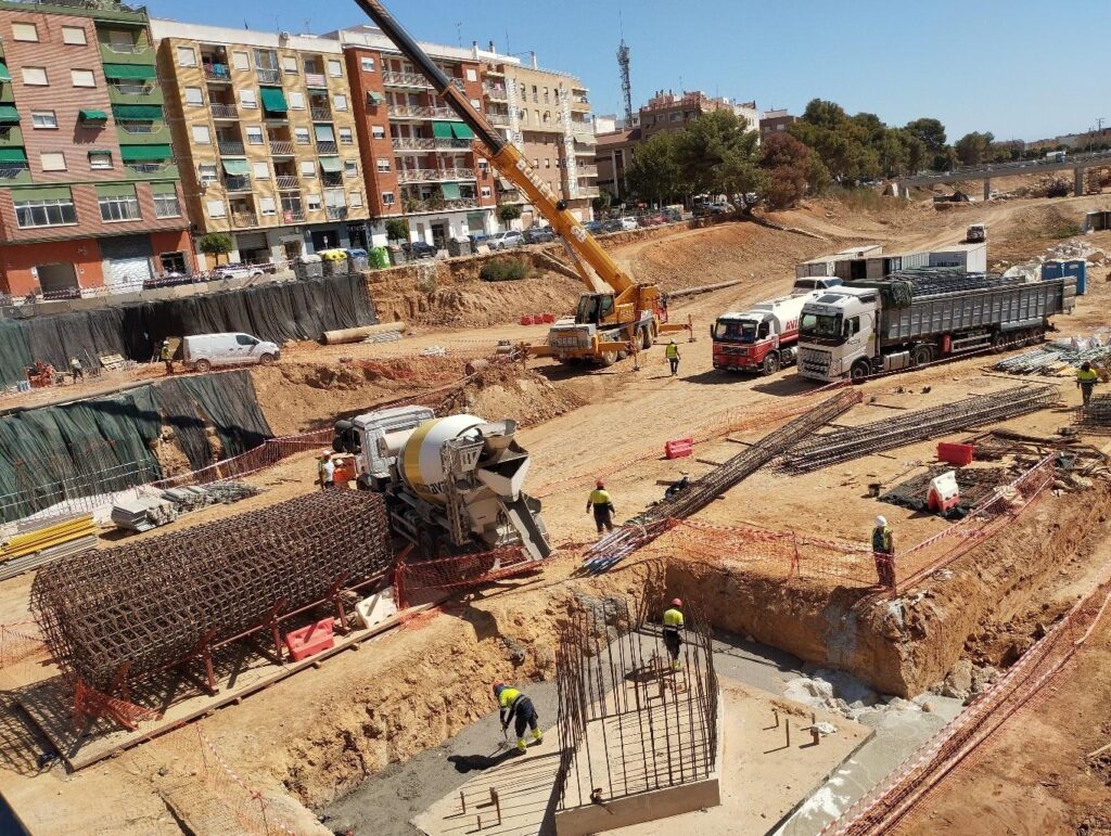 Obras de emergencia de construcción en Picanya en el barranco de Chiva-Poio-Torrent. Fotos: FM