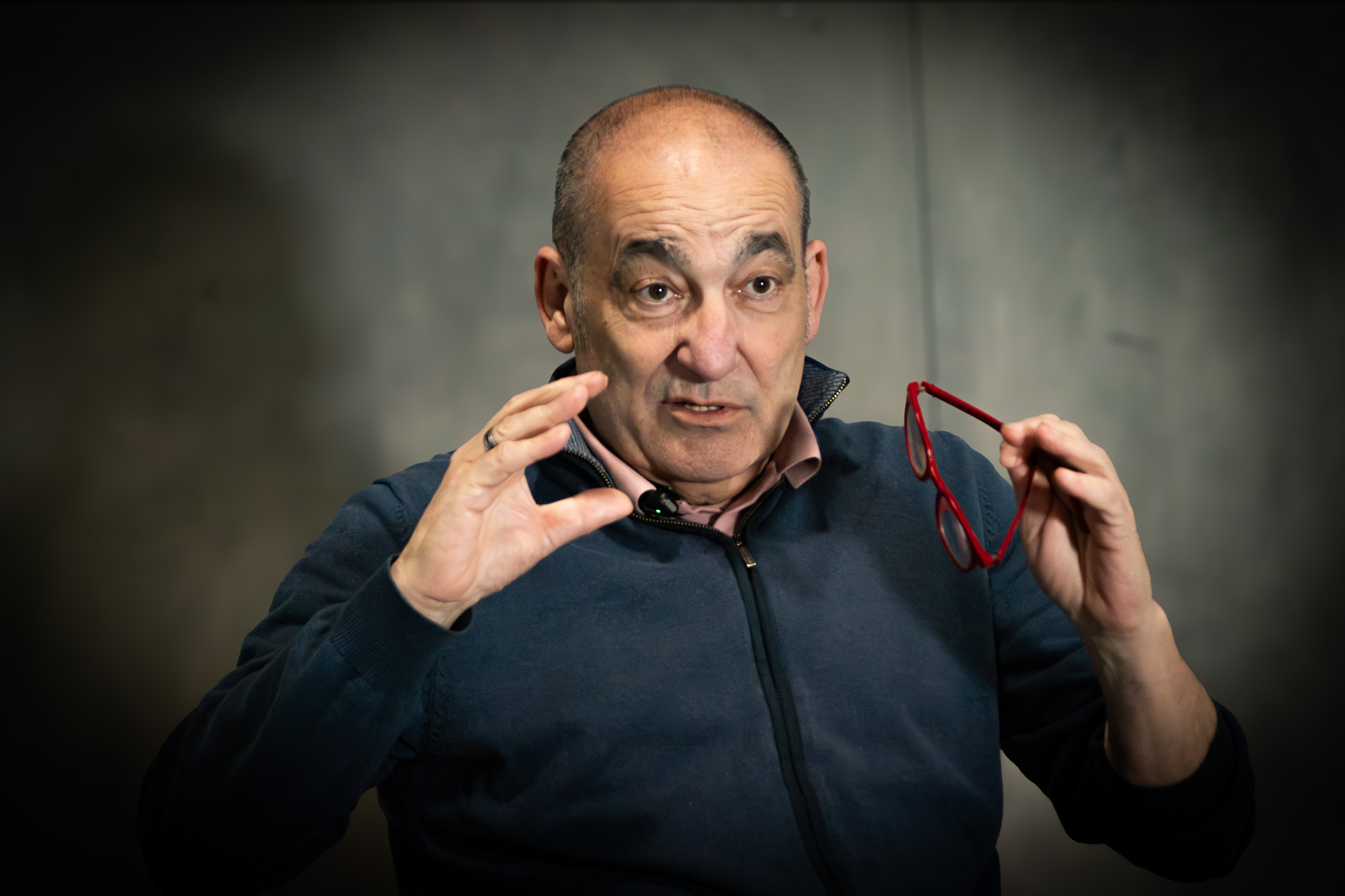 “Vamos a un mundo de mentes cerradas, teóricamente unos situados en la extrema derecha y otros en la extrema izquierda, pero unos y otros se alimentan muchísimo”